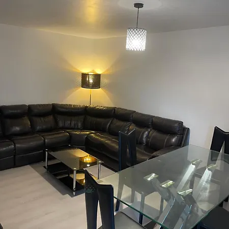 3 Pieces A 5 Minutes De La Gare De