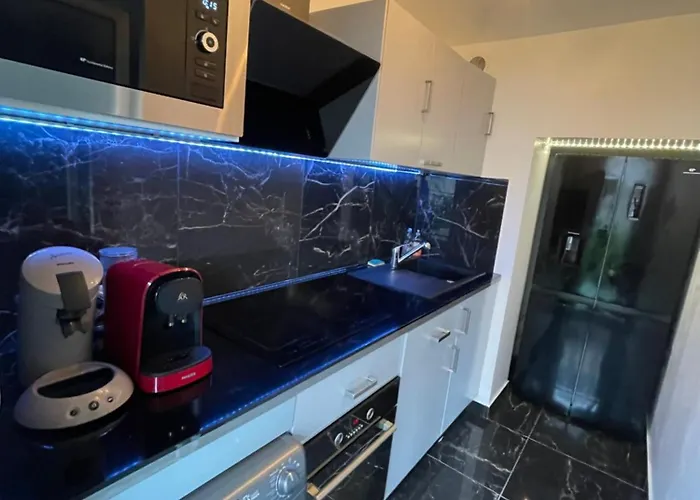 3 Pièces à 5 Minutes De La Gare De *